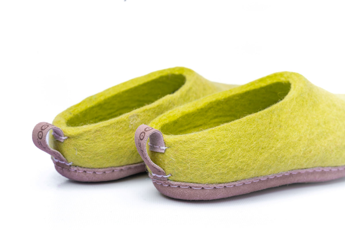 Pantofole da interno con tacco aperto e suola in cuoio - Verde lime