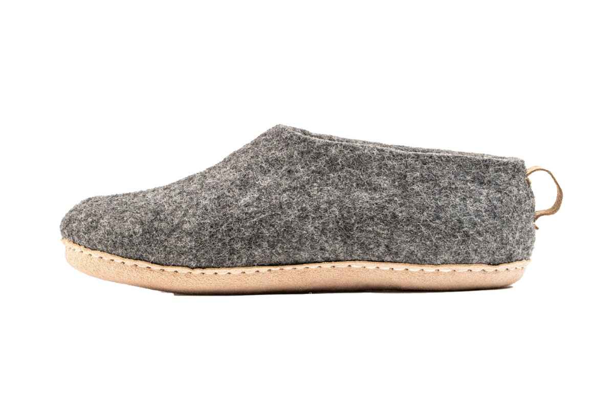 Indoor Shoes With Leather Sole - Charcoal