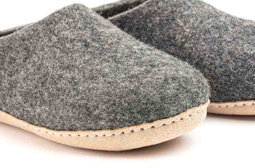 Indoor Open Hiel Slippers Met Lederen Sole-Houtskool