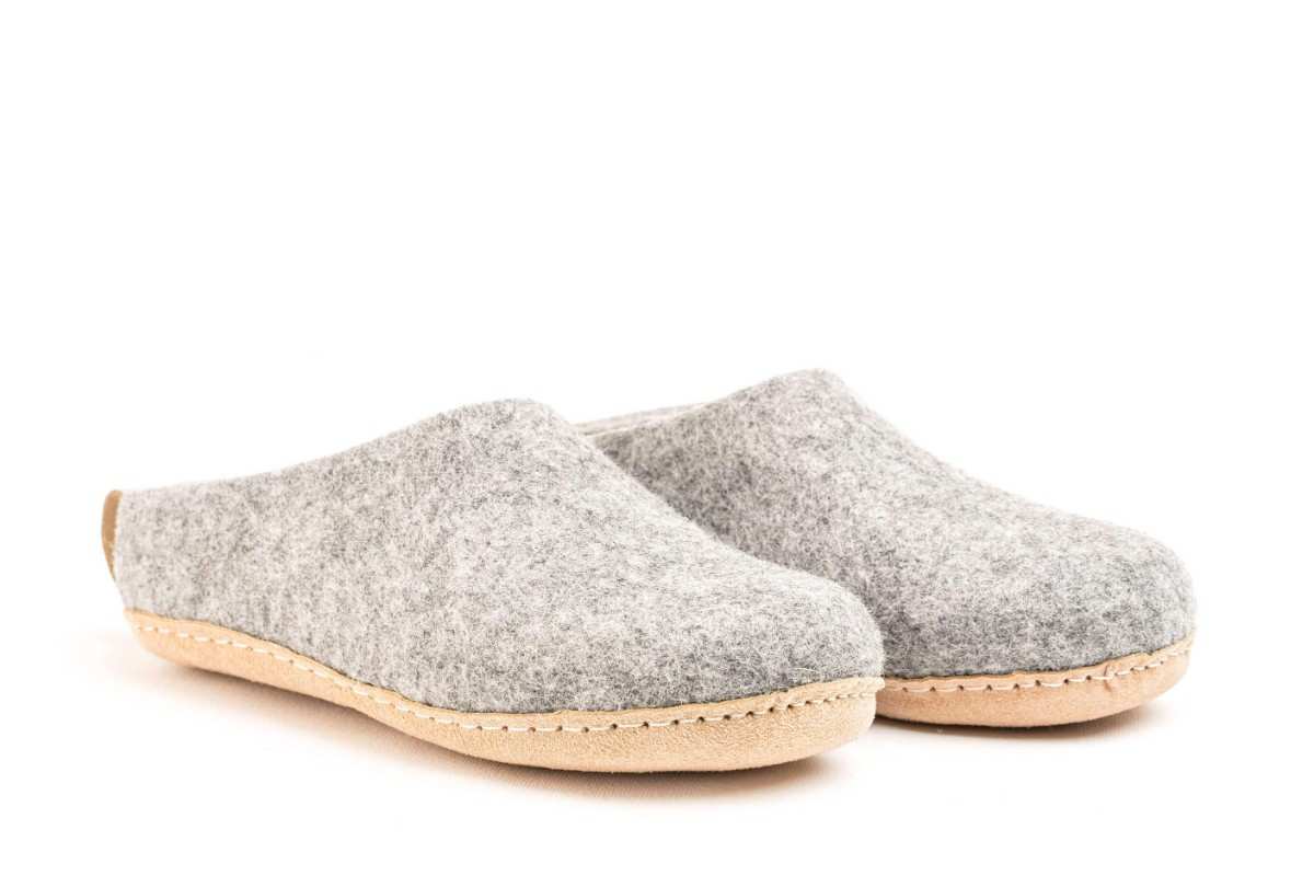 Chaussons d'intérieur à talon ouvert avec semelle en cuir - Gris naturel