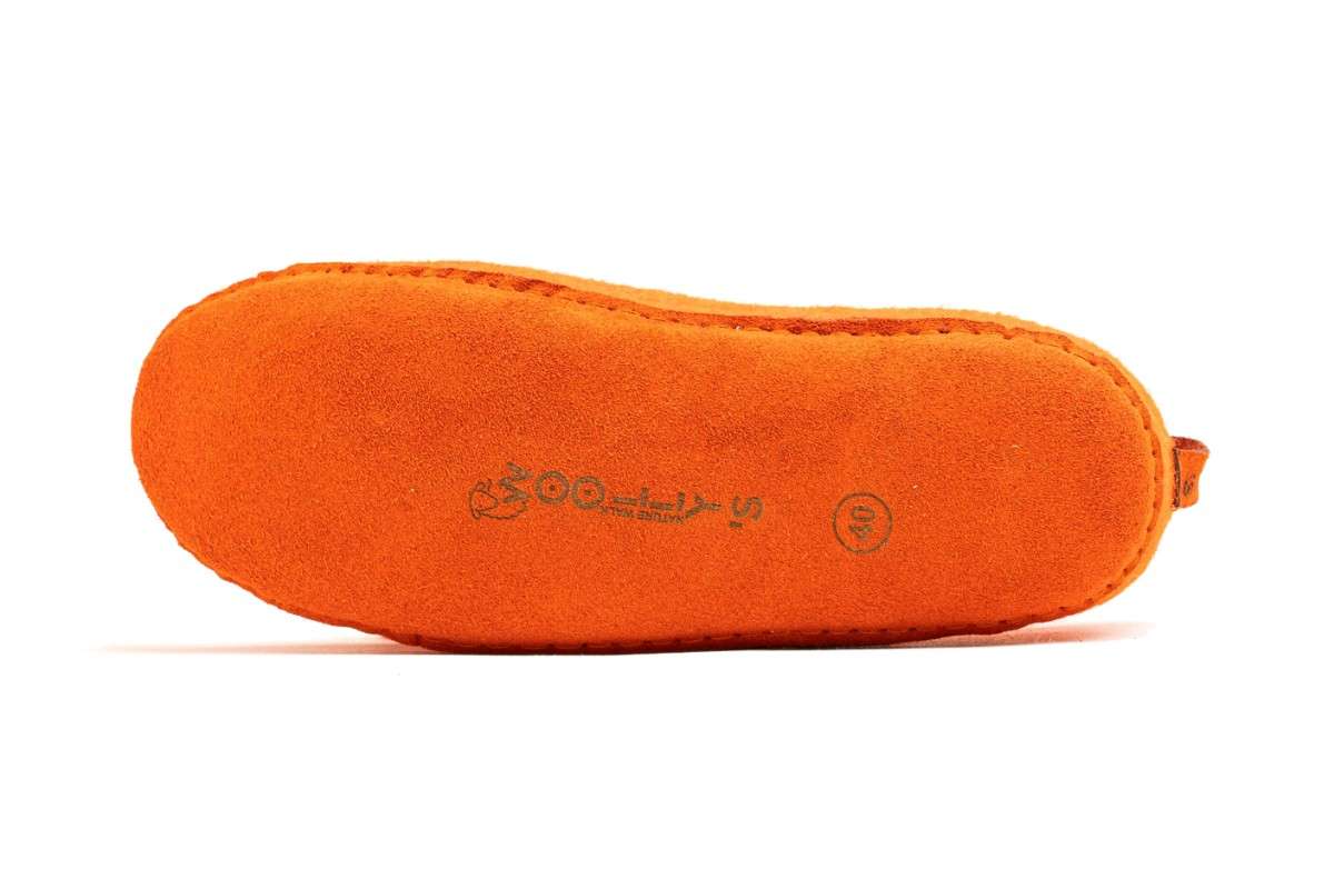 Sapatos de interior com sola de couro laranja