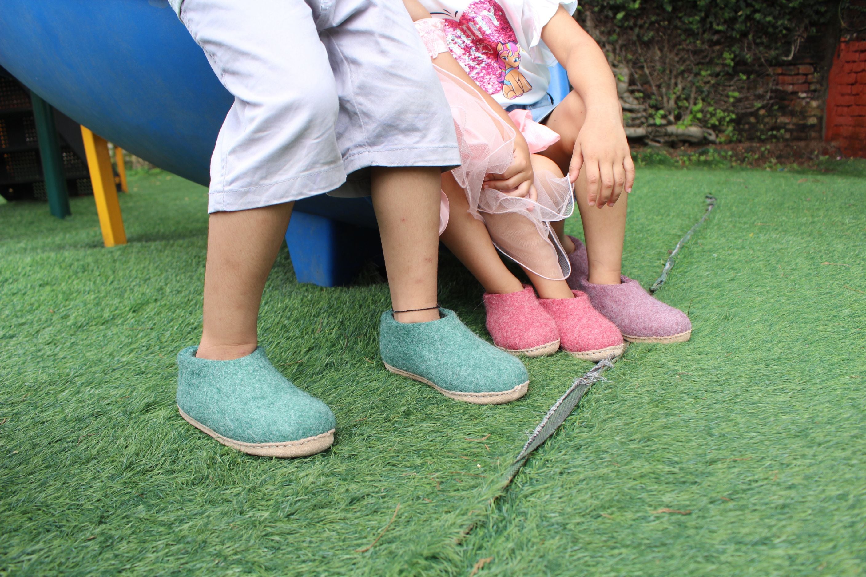 Zapatillas de interior para niños con tacón abierto y suela de cuero - Verde jungla