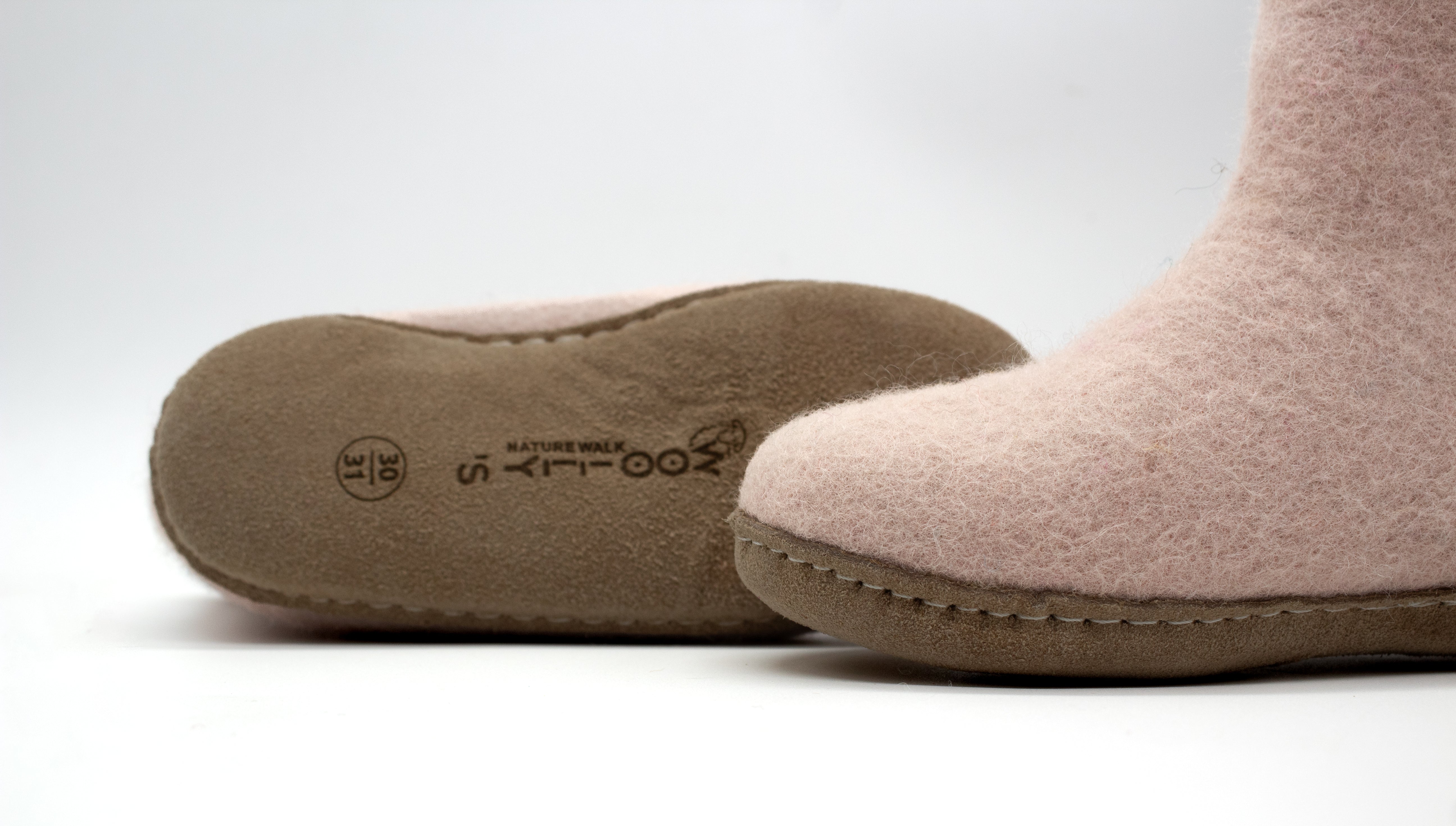 Cozy Handmade Kids Indoor Shoes in Baby Pink - Perfect for Little Feet